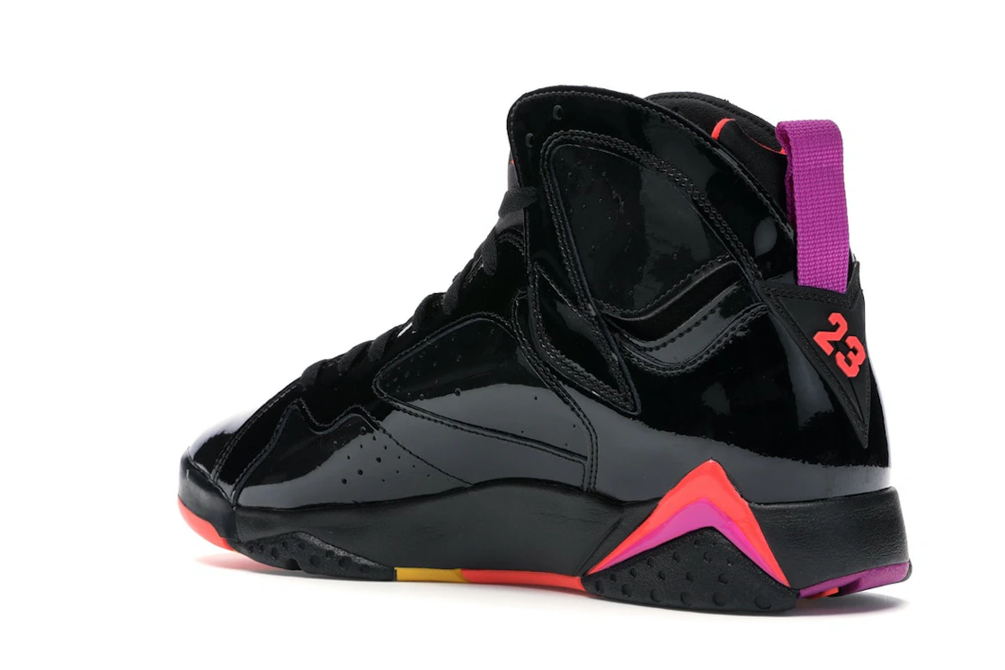 Vue 23 de Jordan 7 Retro Black Patent 