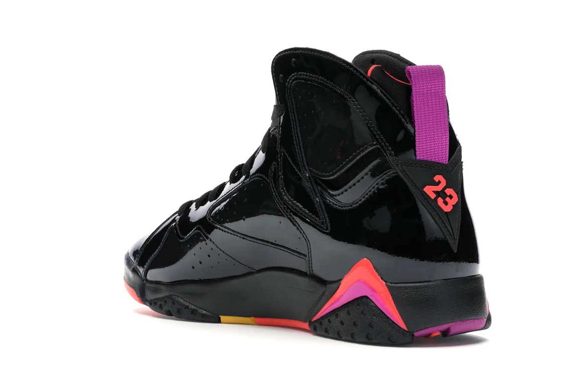 Vue 24 de Jordan 7 Retro Black Patent 
