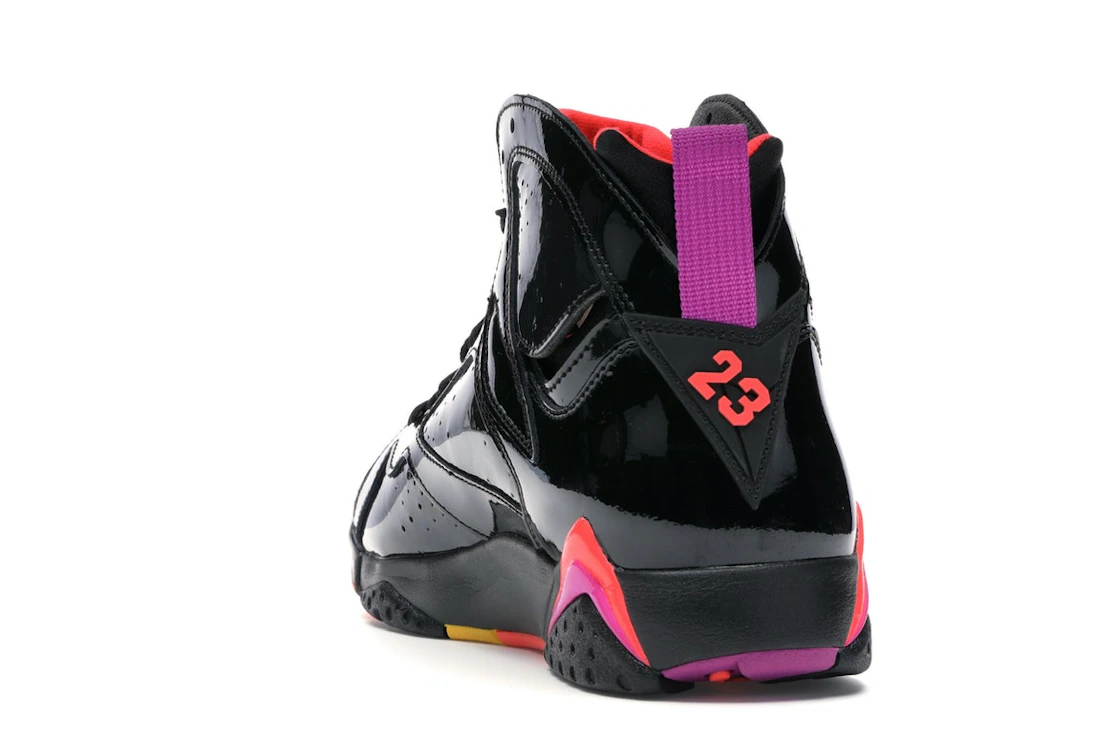 Vue 26 de Jordan 7 Retro Black Patent 