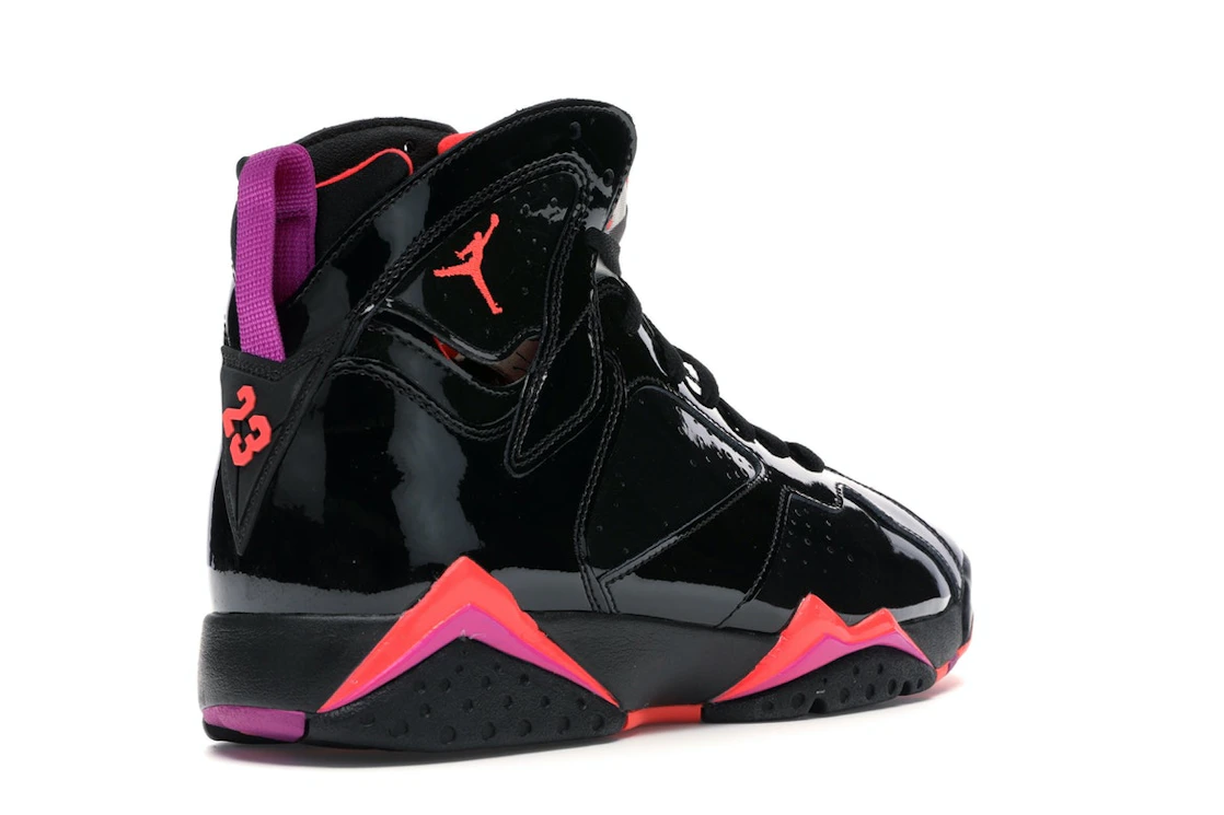 Vue 32 de Jordan 7 Retro Black Patent 