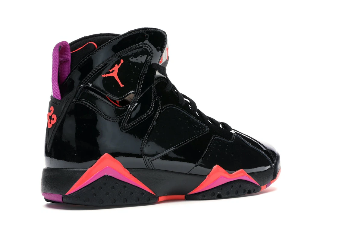 Vue 33 de Jordan 7 Retro Black Patent 