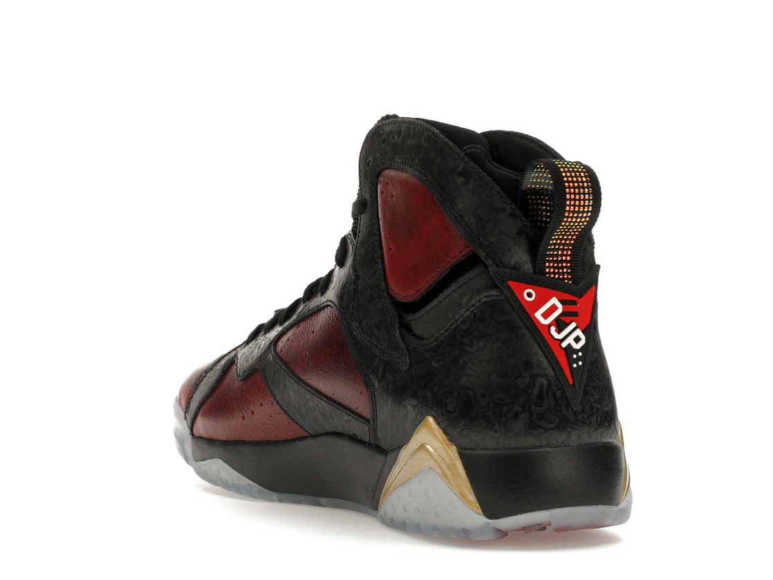 Vue 25 de Jordan 7 Retro Doernbecher