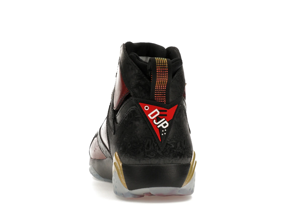 Vue 27 de Jordan 7 Retro Doernbecher