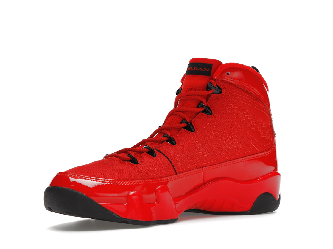 Vue 15 de Jordan 9 Retro Chile Red