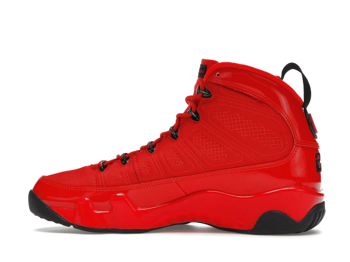 Vue 20 de Jordan 9 Retro Chile Red