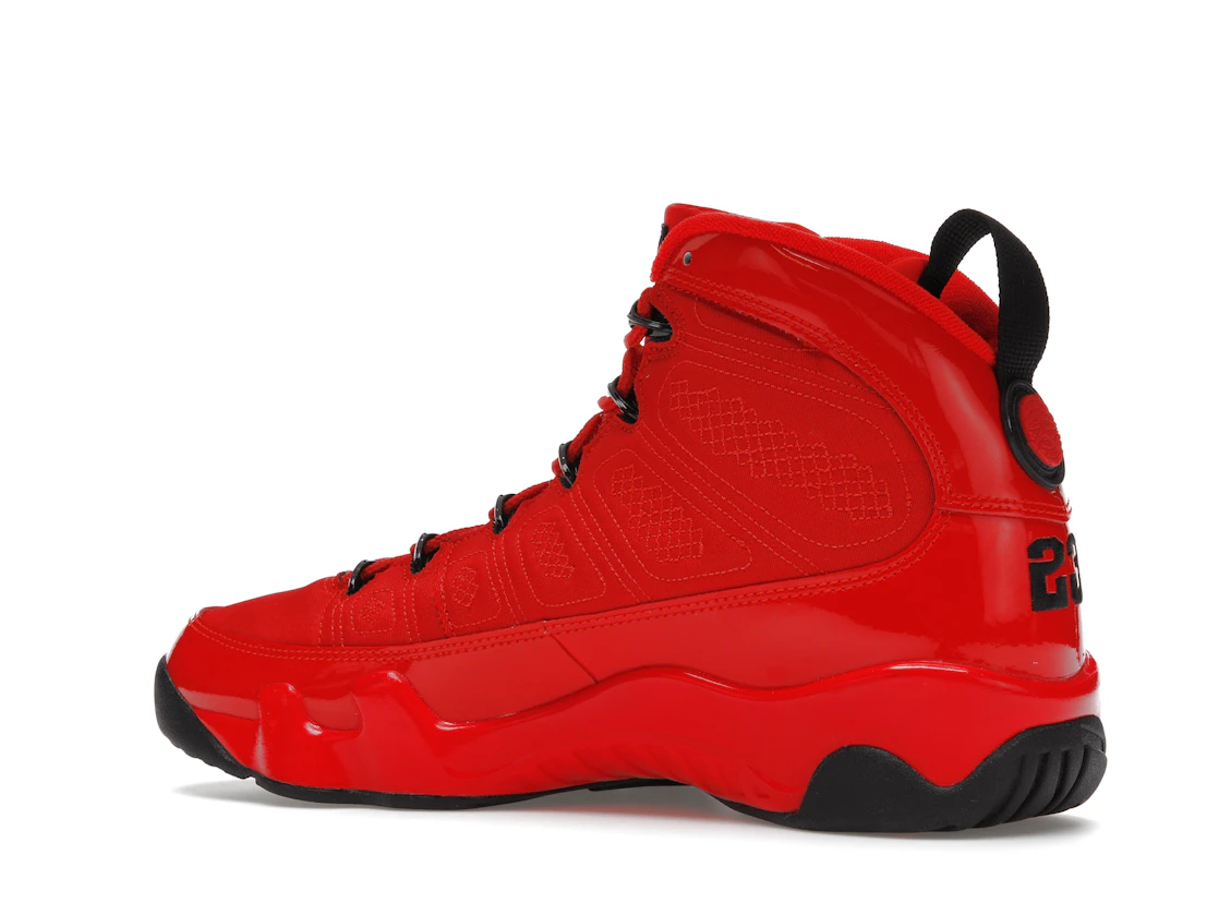 Vue 22 de Jordan 9 Retro Chile Red