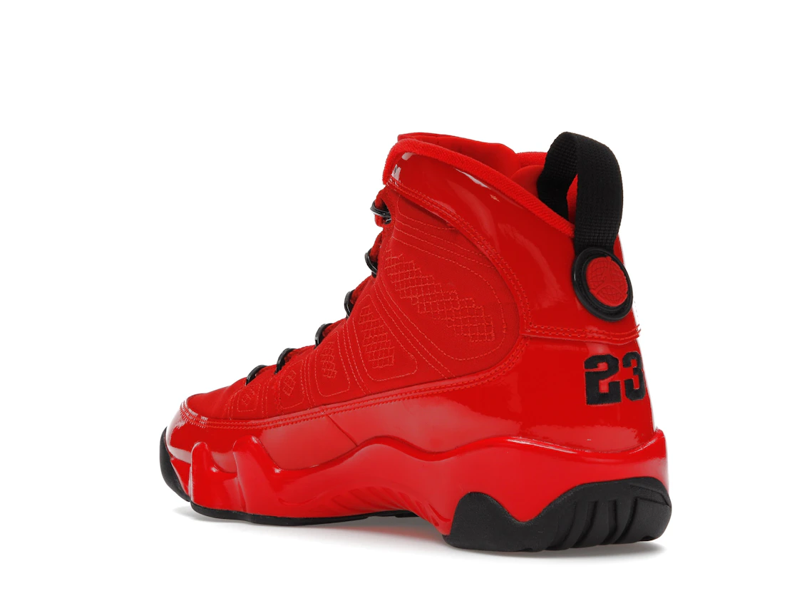 Vue 24 de Jordan 9 Retro Chile Red