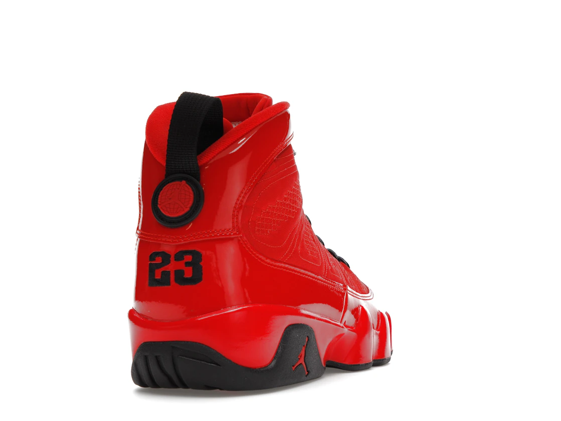 Vue 30 de Jordan 9 Retro Chile Red
