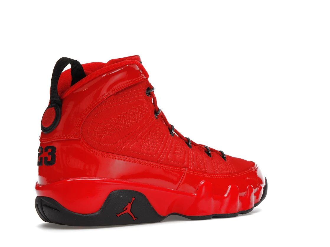 Vue 33 de Jordan 9 Retro Chile Red