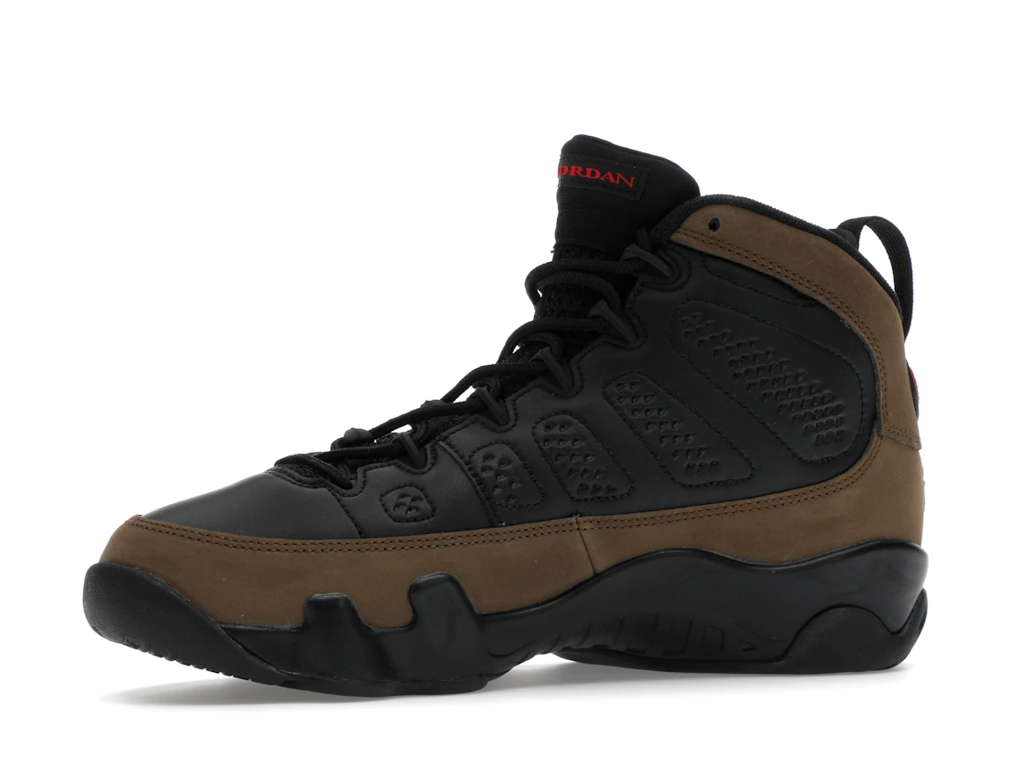 Vue 17 de Jordan 9 Retro Olive (2024) (GS)
