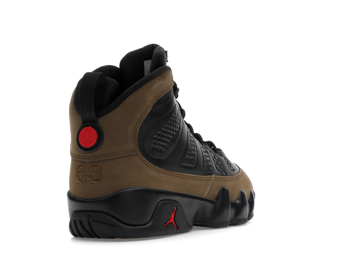 Vue 31 de Jordan 9 Retro Olive (2024) (GS)