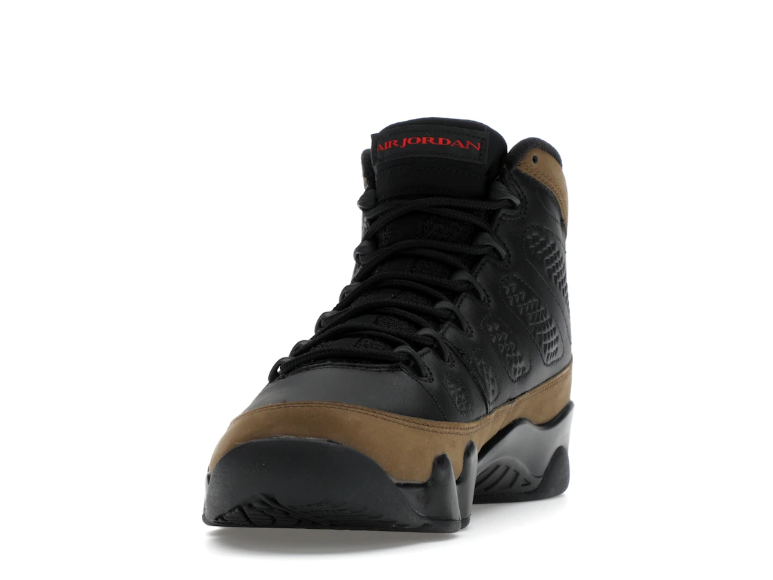 Vue 12 de Jordan 9 Retro Olive (2024)