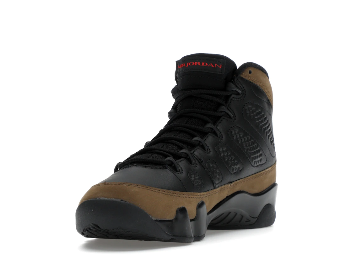 Vue 13 de Jordan 9 Retro Olive (2024)