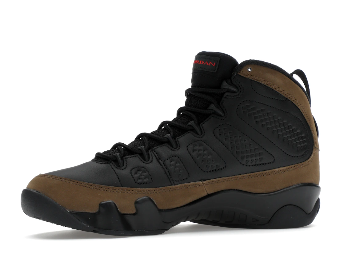 Vue 17 de Jordan 9 Retro Olive (2024)
