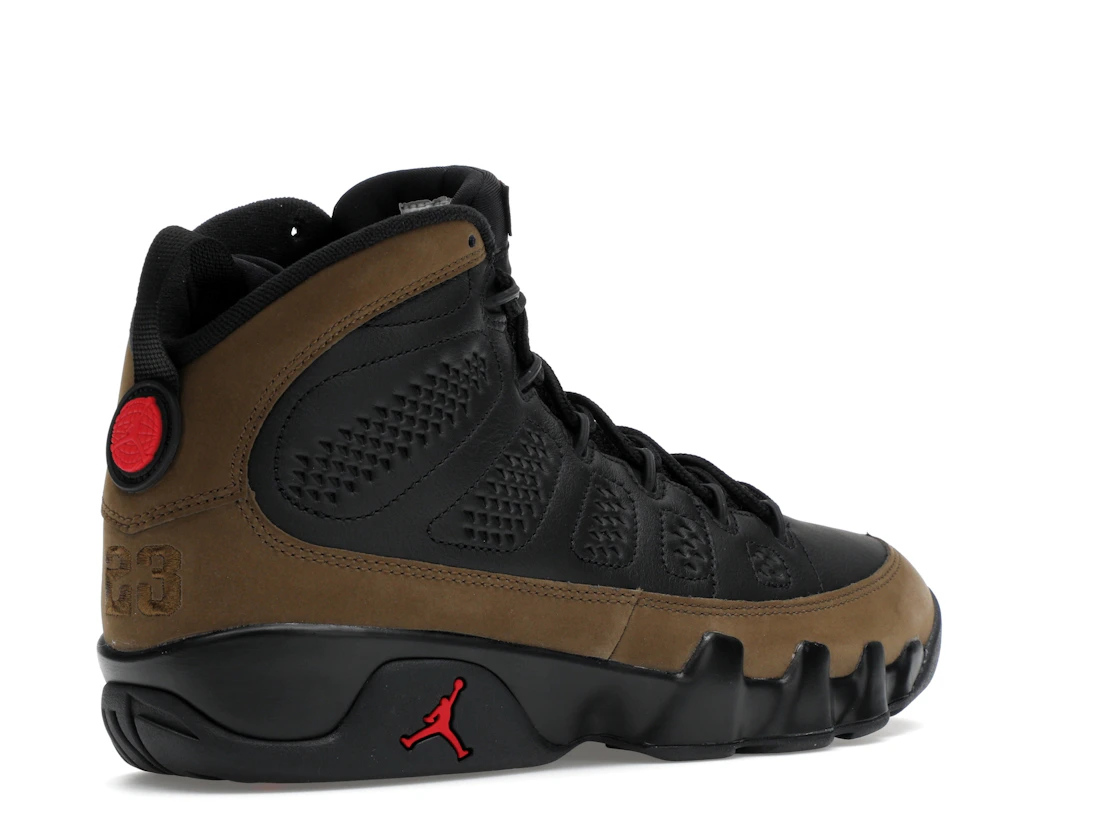 Vue 33 de Jordan 9 Retro Olive (2024)