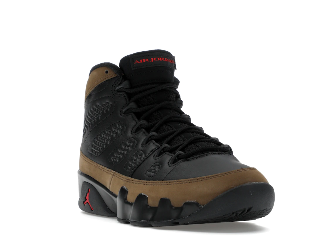 Vue 7 de Jordan 9 Retro Olive (2024)