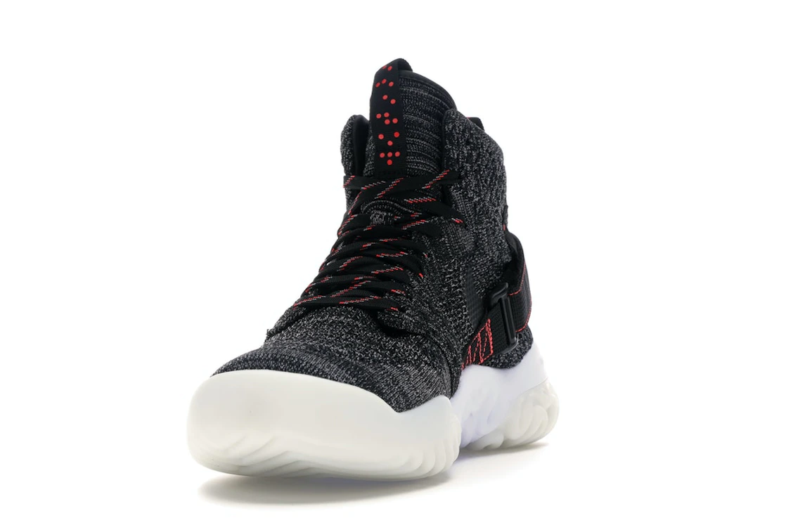 Vue 12 de Jordan Apex React Black Atmosphere Grey Infrared 23