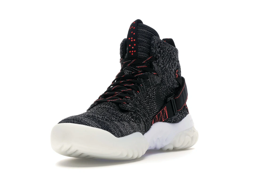 Vue 13 de Jordan Apex React Black Atmosphere Grey Infrared 23