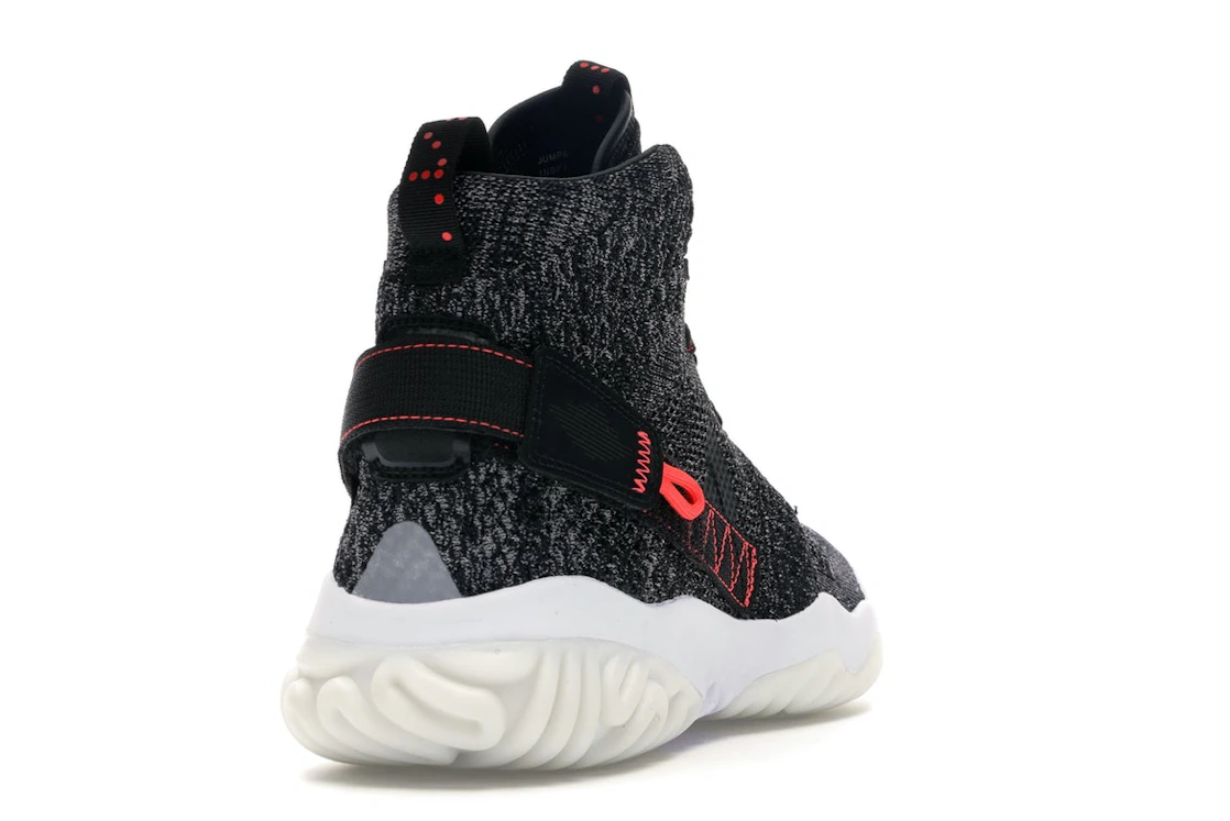 Vue 30 de Jordan Apex React Black Atmosphere Grey Infrared 23