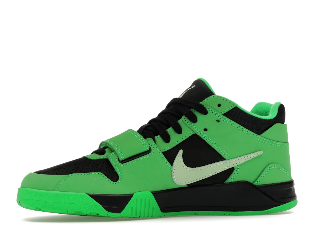 Vue 17 de Jordan CJ1 T-Rexx Travis Scott Green Spark