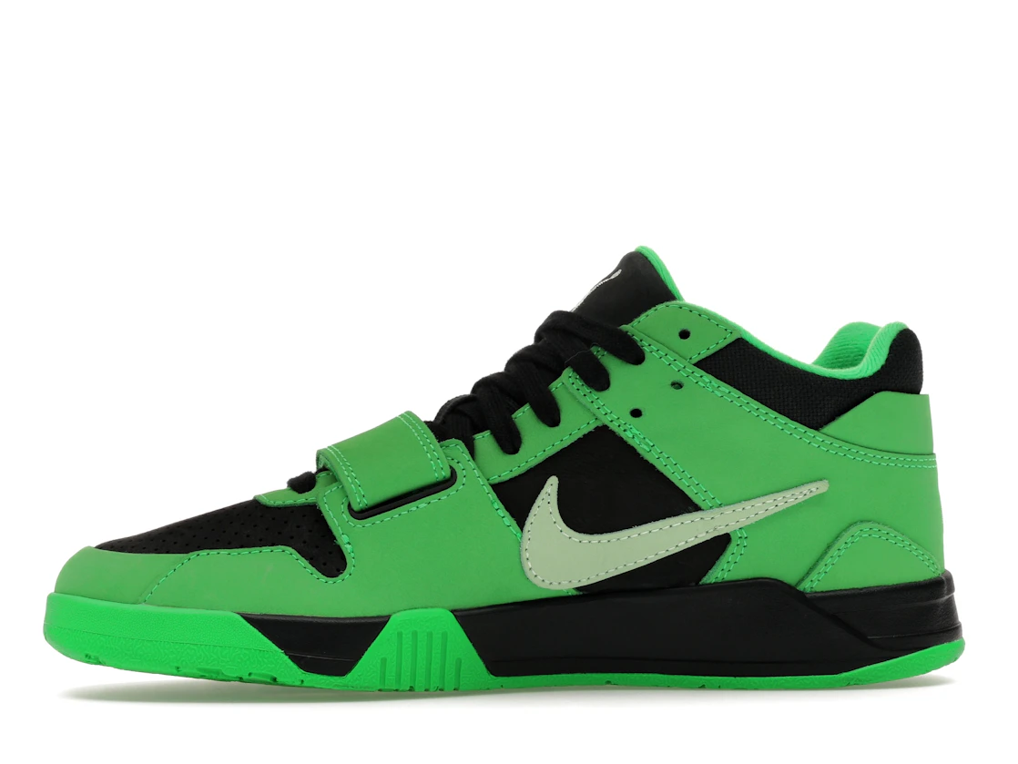 Vue 18 de Jordan CJ1 T-Rexx Travis Scott Green Spark