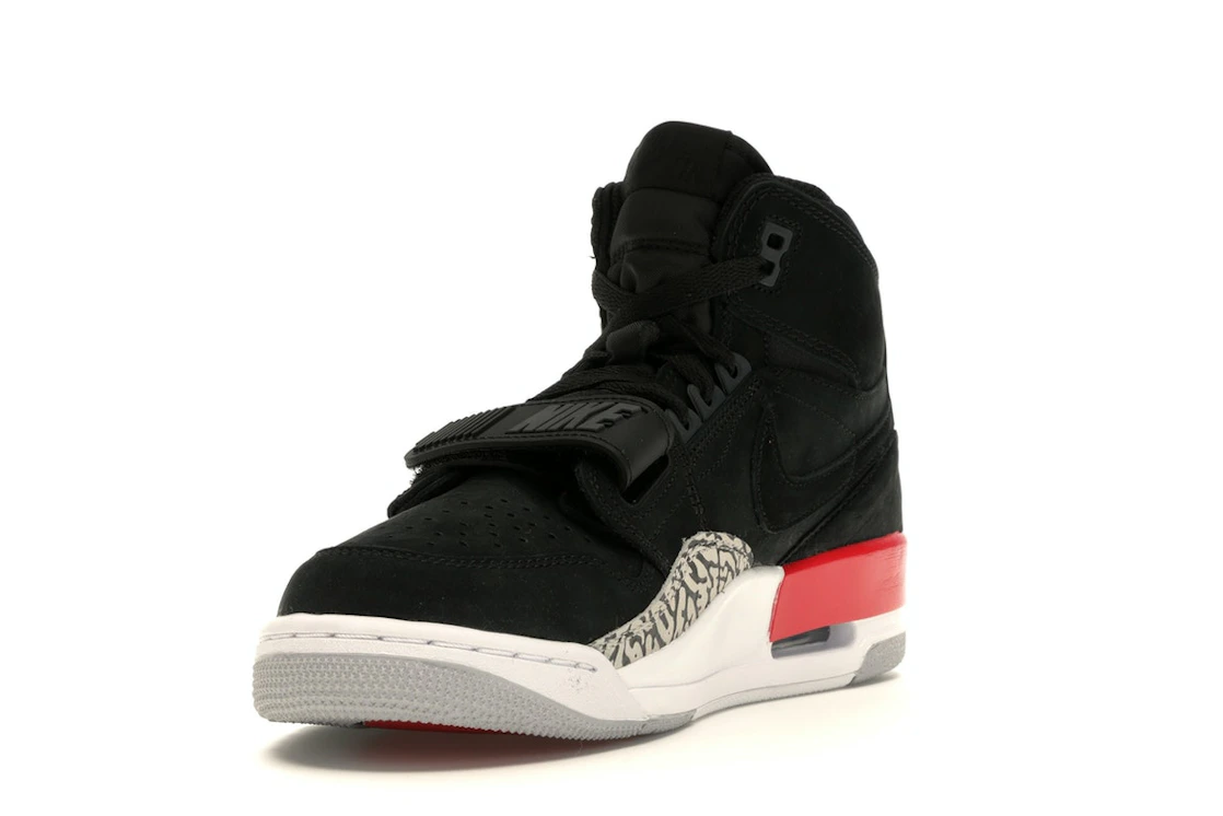 Vue 13 de Jordan Legacy 312 Black Fire Red