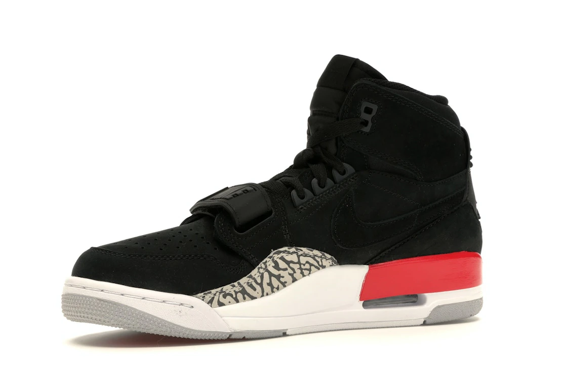 Vue 16 de Jordan Legacy 312 Black Fire Red