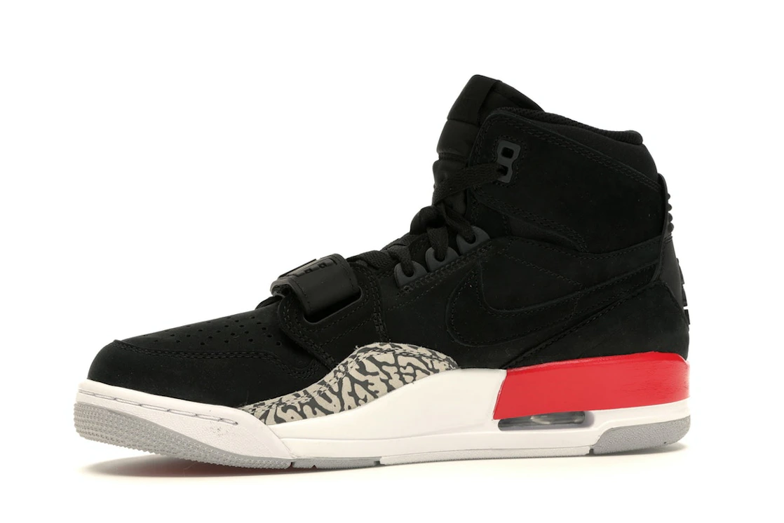 Vue 17 de Jordan Legacy 312 Black Fire Red