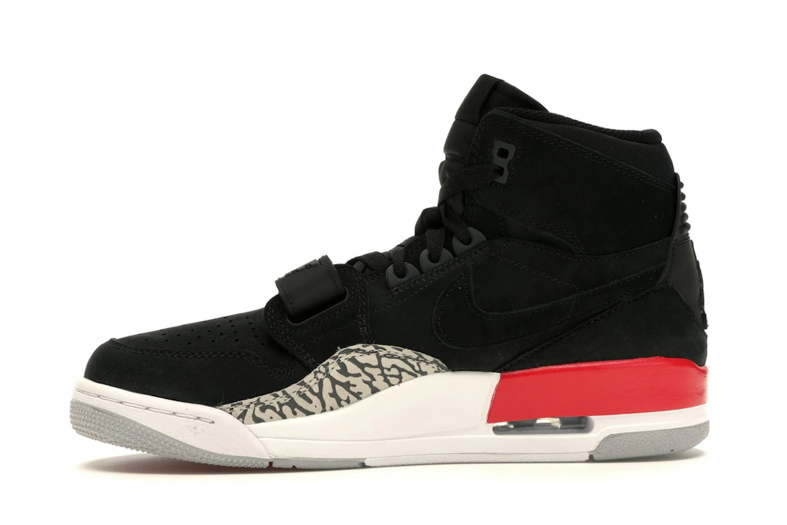 Vue 18 de Jordan Legacy 312 Black Fire Red