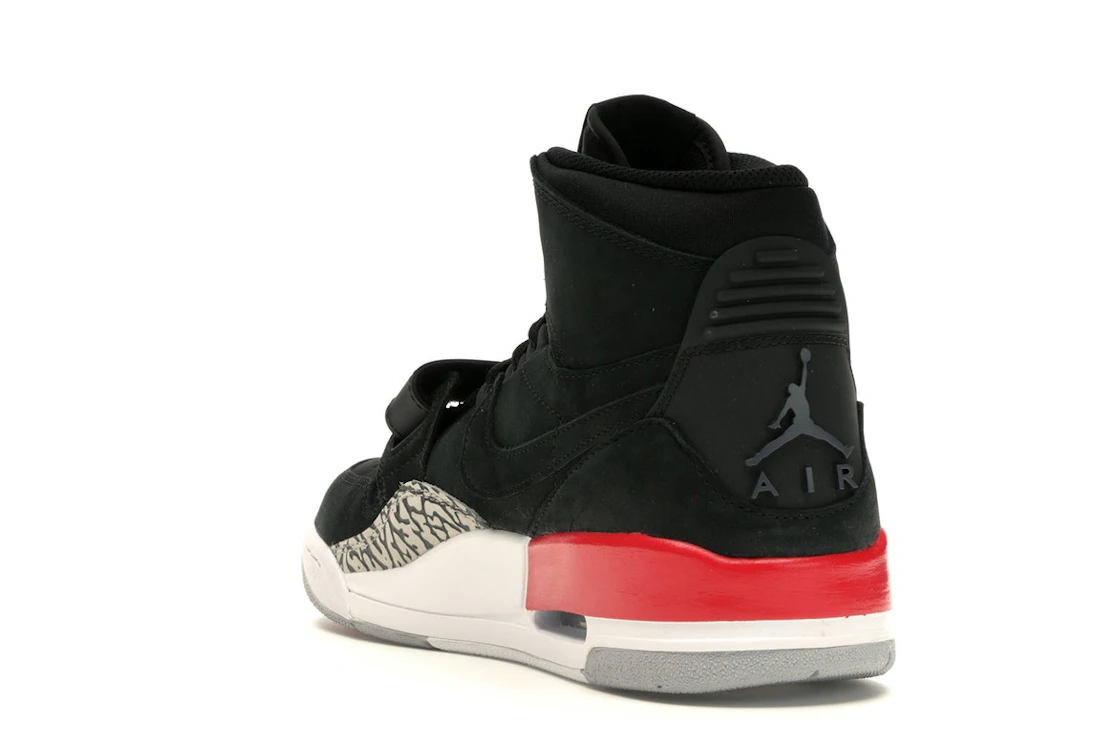 Vue 25 de Jordan Legacy 312 Black Fire Red