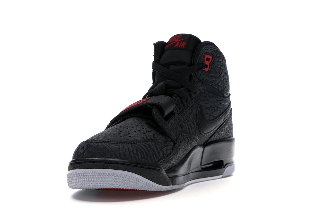 Vue 13 de Jordan Legacy 312 Elephant Print Bred