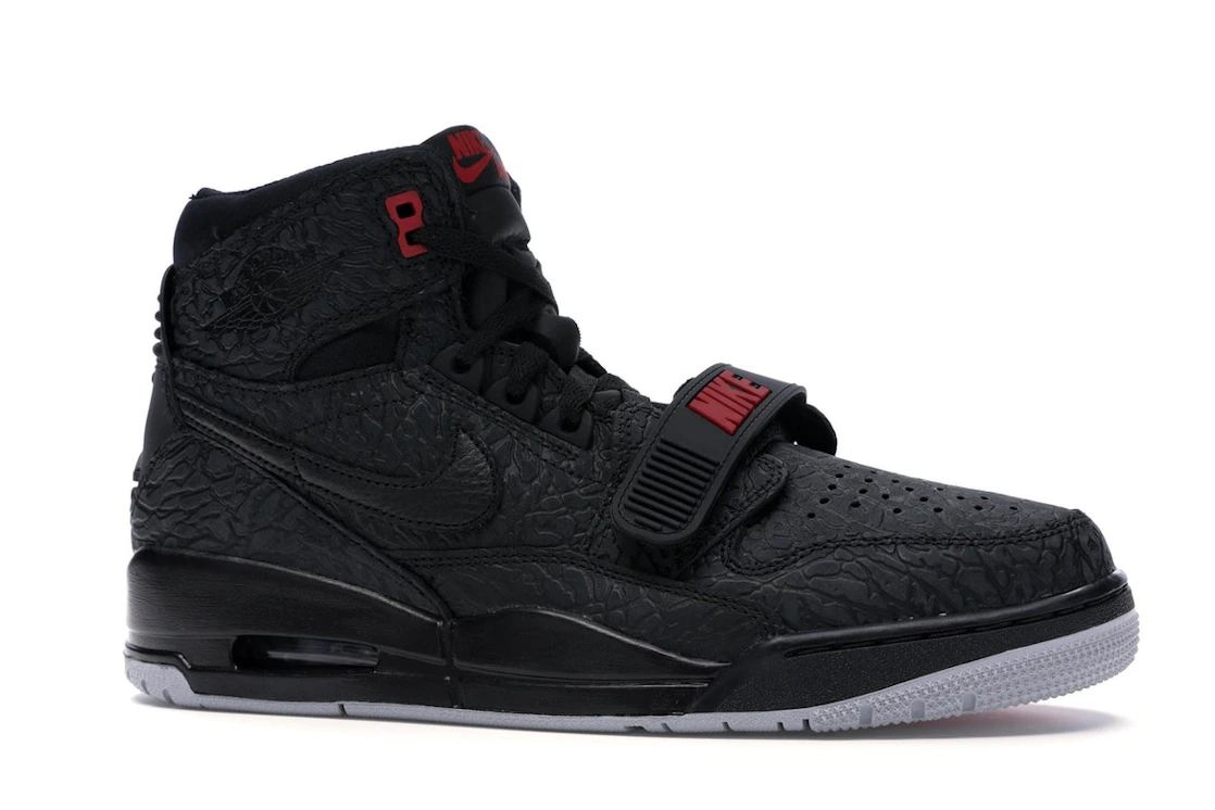 Vue 3 de Jordan Legacy 312 Elephant Print Bred