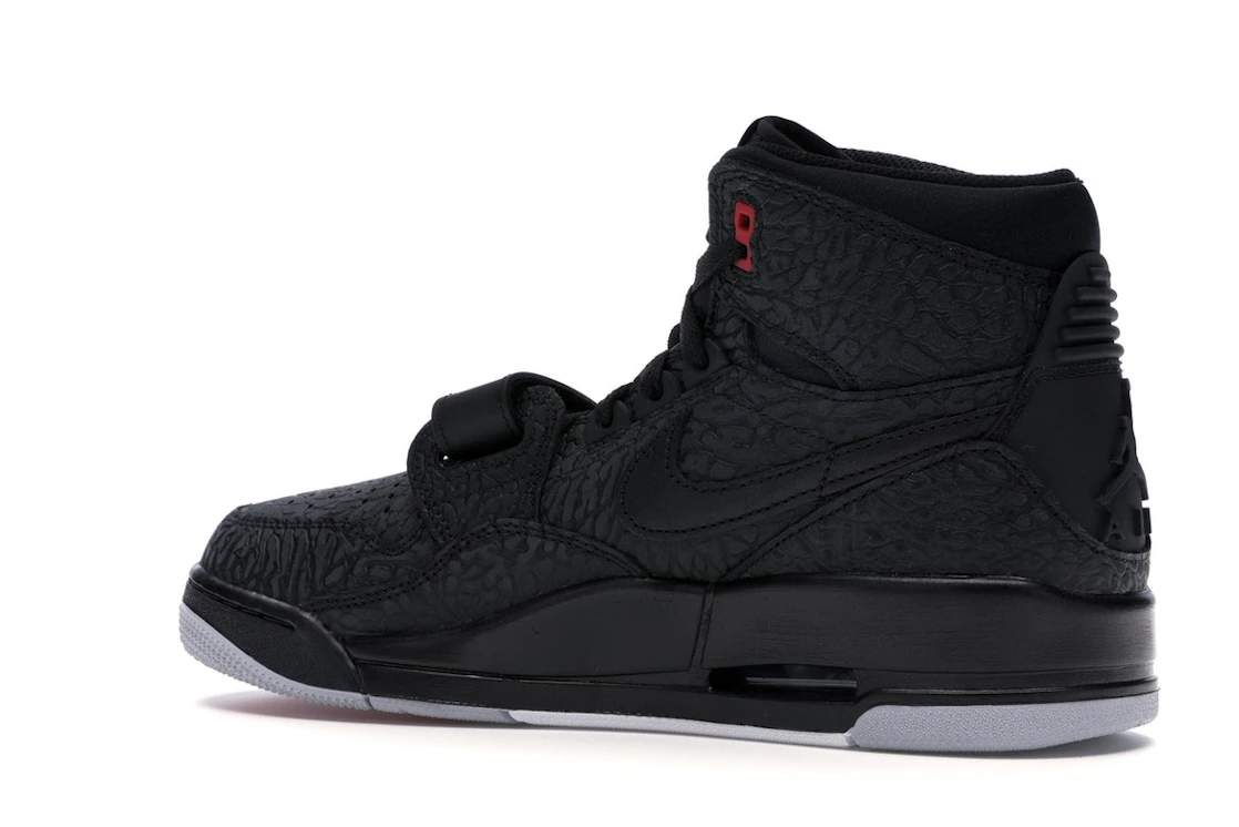 Vue 22 de Jordan Legacy 312 Elephant Print Bred