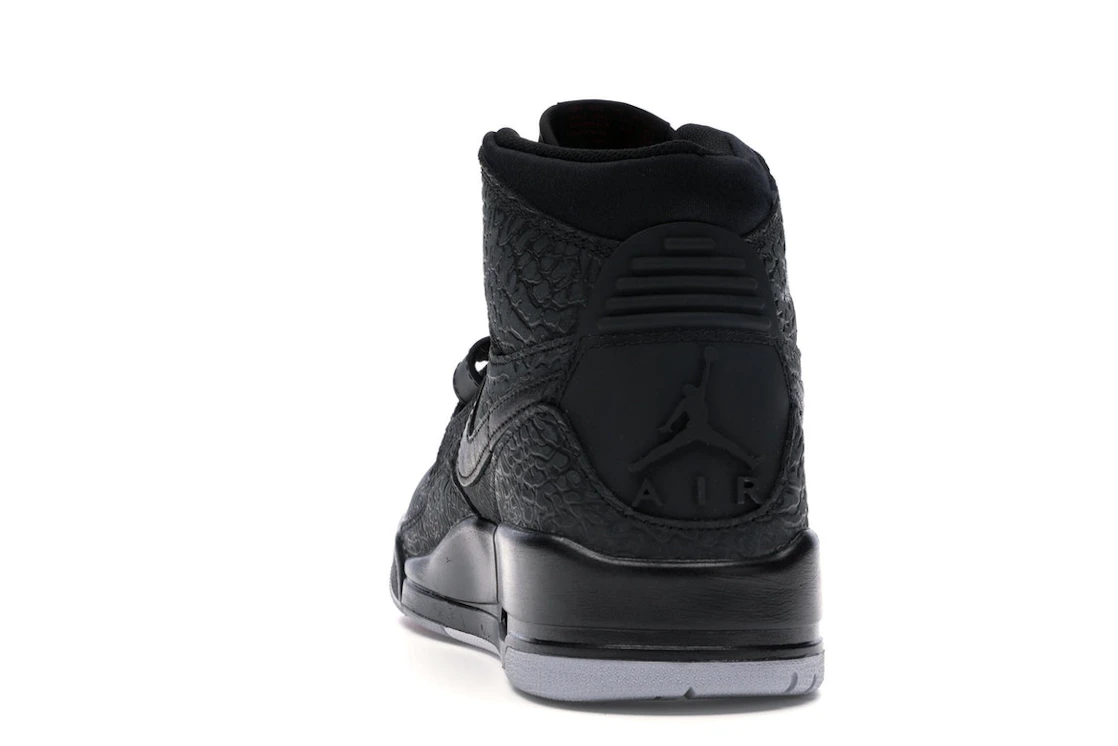 Vue 27 de Jordan Legacy 312 Elephant Print Bred