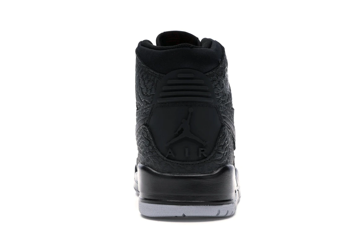 Vue 28 de Jordan Legacy 312 Elephant Print Bred