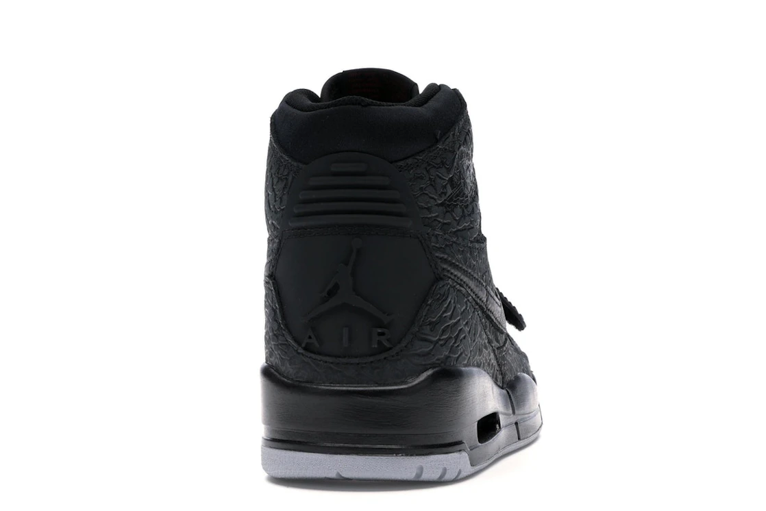 Vue 29 de Jordan Legacy 312 Elephant Print Bred