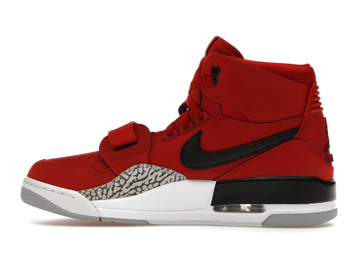 Vue 20 de Jordan Legacy 312 Toro