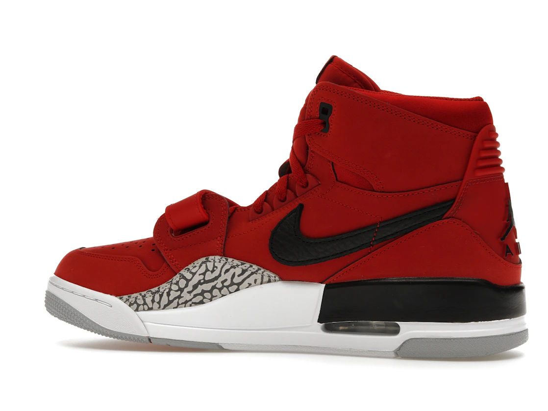 Vue 21 de Jordan Legacy 312 Toro