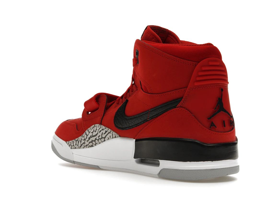 Vue 24 de Jordan Legacy 312 Toro