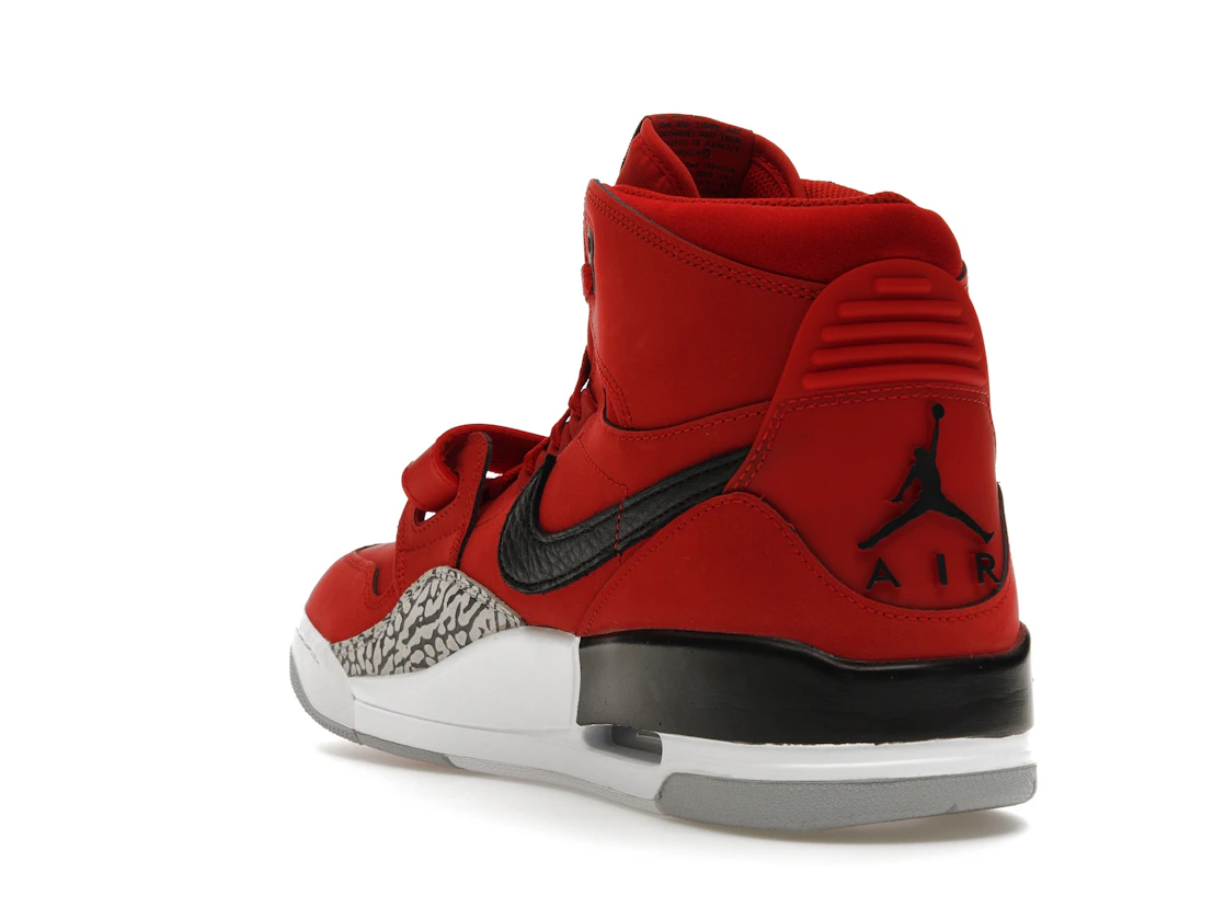 Vue 25 de Jordan Legacy 312 Toro