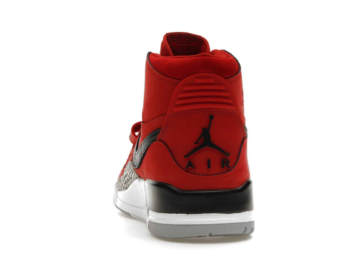 Vue 27 de Jordan Legacy 312 Toro