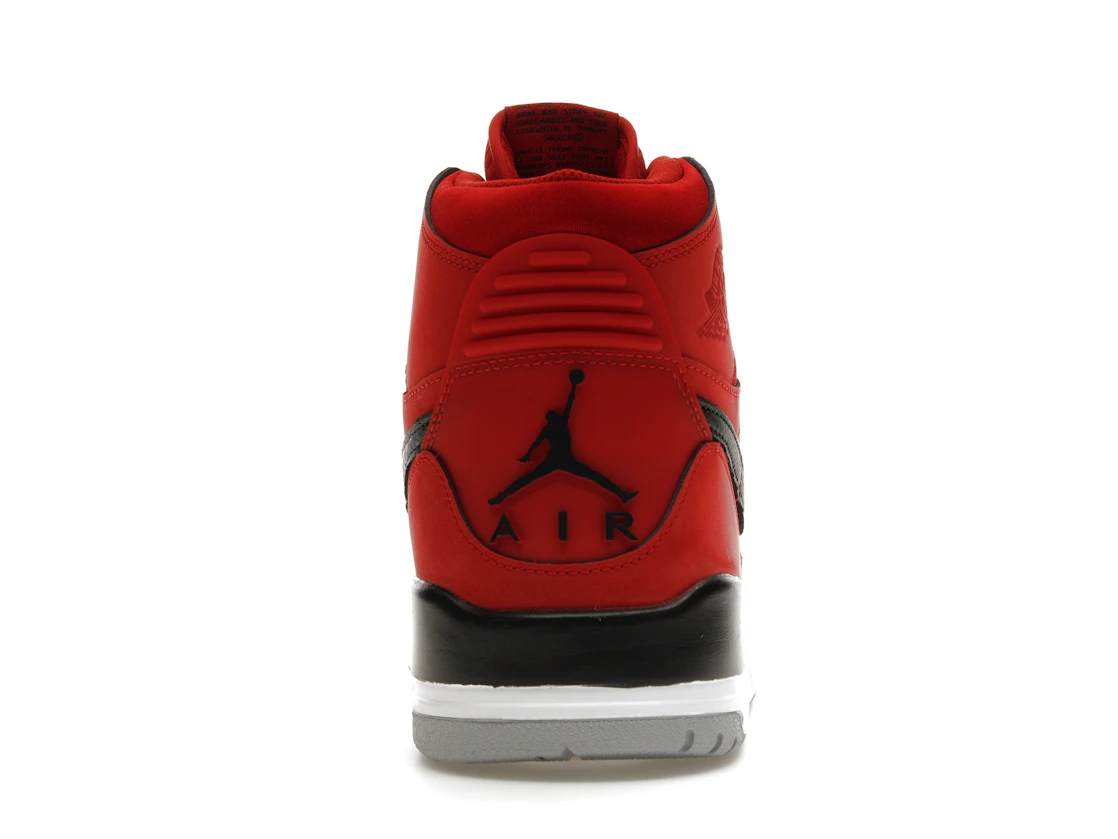 Vue 28 de Jordan Legacy 312 Toro