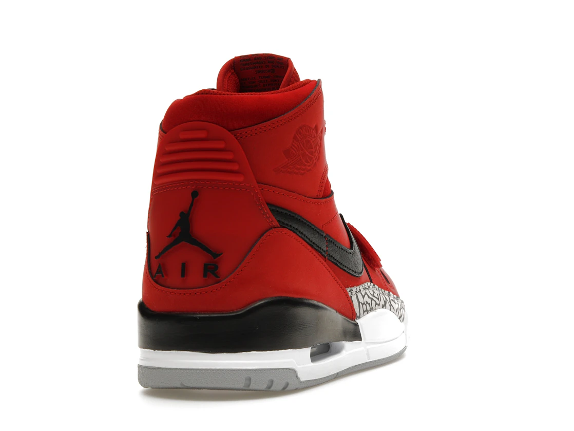 Vue 30 de Jordan Legacy 312 Toro