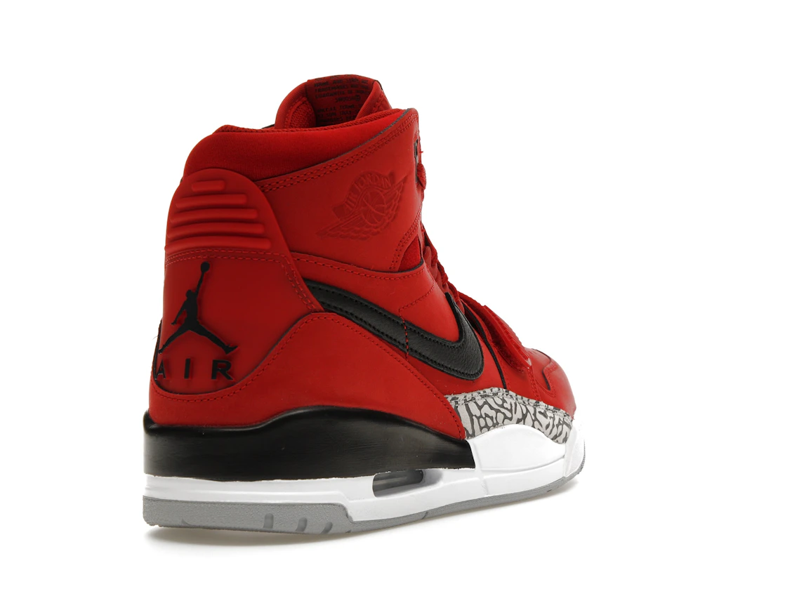 Vue 31 de Jordan Legacy 312 Toro