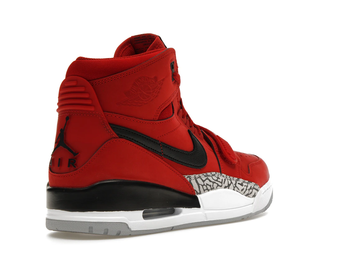Vue 32 de Jordan Legacy 312 Toro