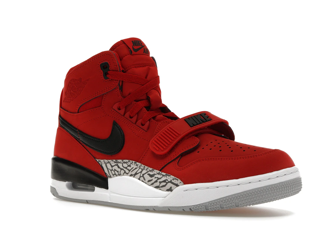 Vue 5 de Jordan Legacy 312 Toro