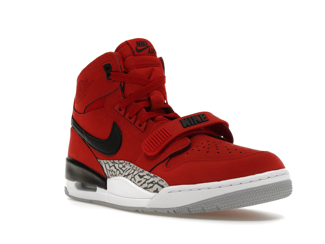 Vue 6 de Jordan Legacy 312 Toro