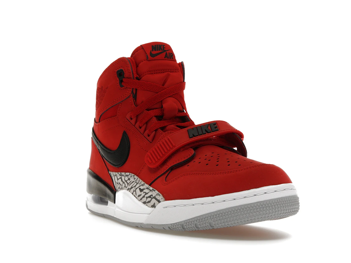 Vue 7 de Jordan Legacy 312 Toro