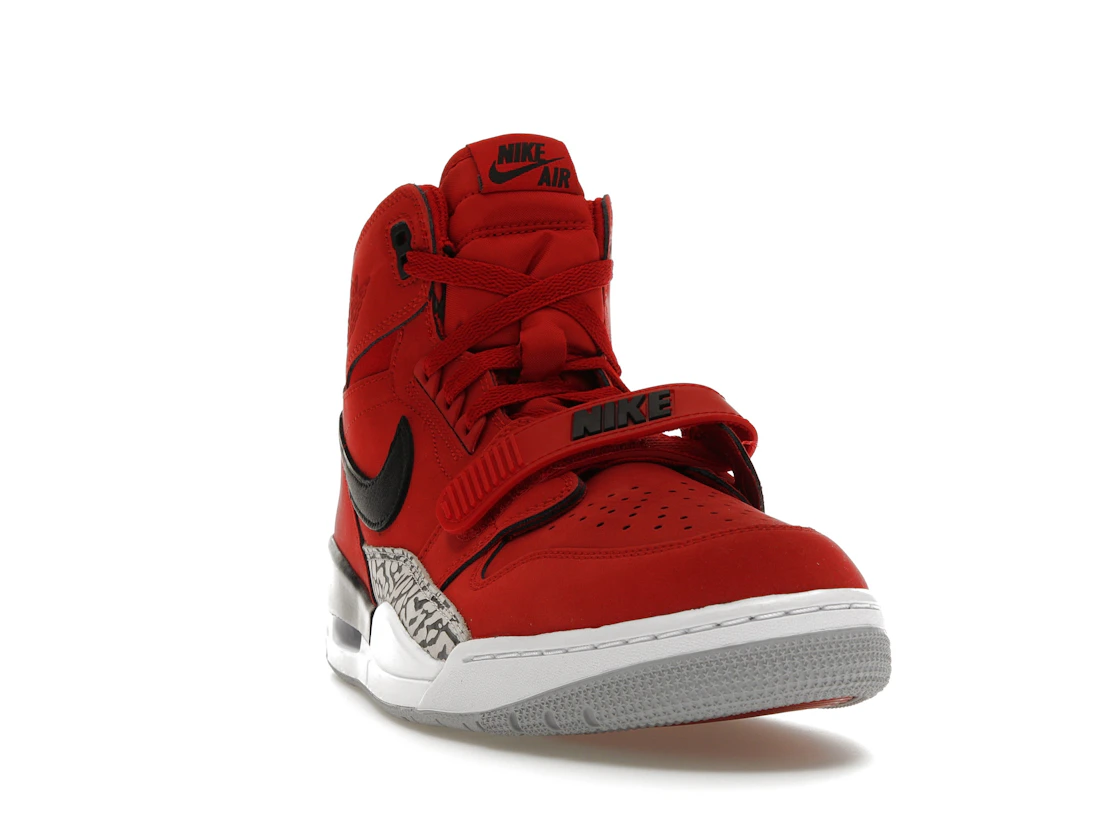 Vue 8 de Jordan Legacy 312 Toro