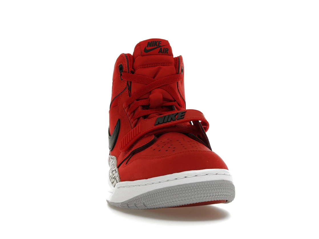Vue 9 de Jordan Legacy 312 Toro